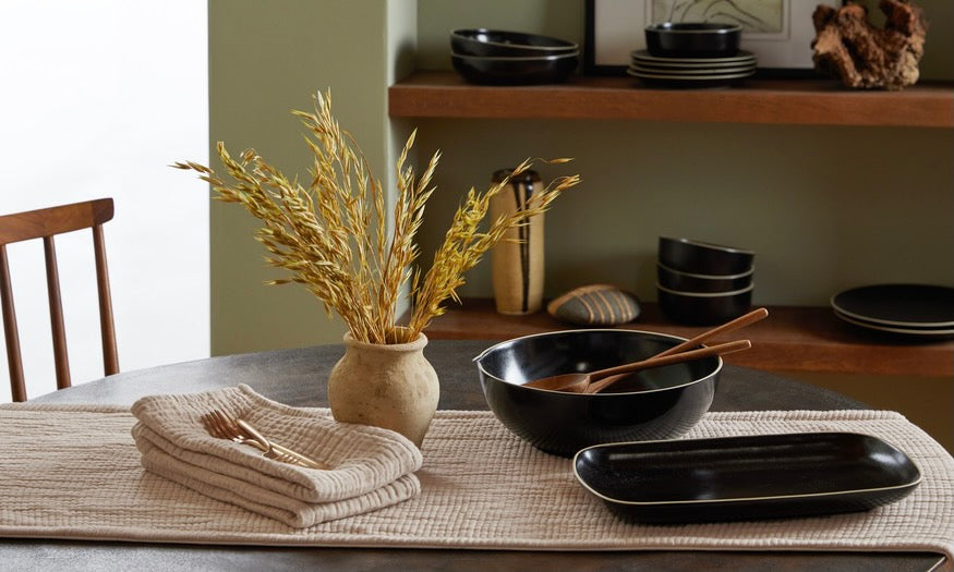 Best Tablecloth and Table Runner Materials, Colors and Sizes