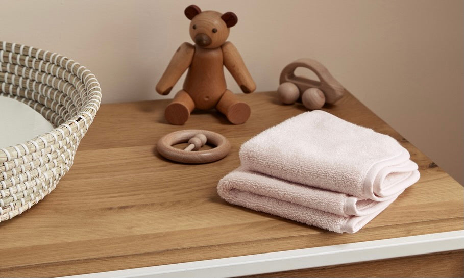 What Is a Washcloth For? Using It for Yourself & Your Baby the Right Way