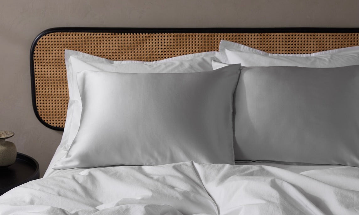 Guide to Silk Pillowcases: Why Sleep on a Silk Pillowcase?