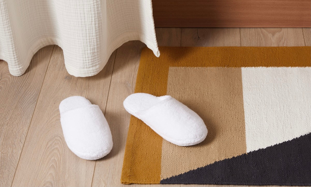 Best Slippers: Materials & Colors to Consider