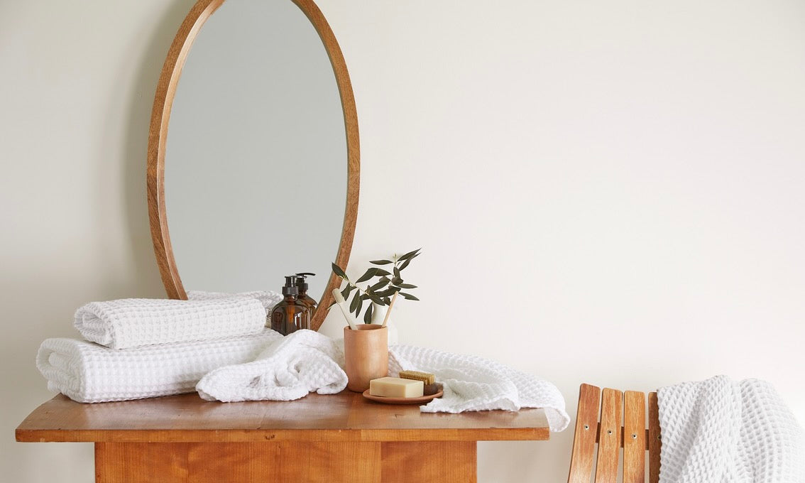 How to Decorate With Mirrors Across Your Home in 2022