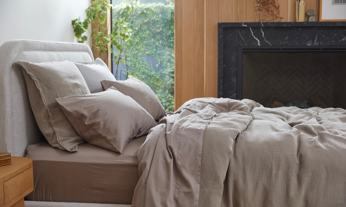 Best Lightweight Bedding: Naturally Cooling Bedding Materials to Know